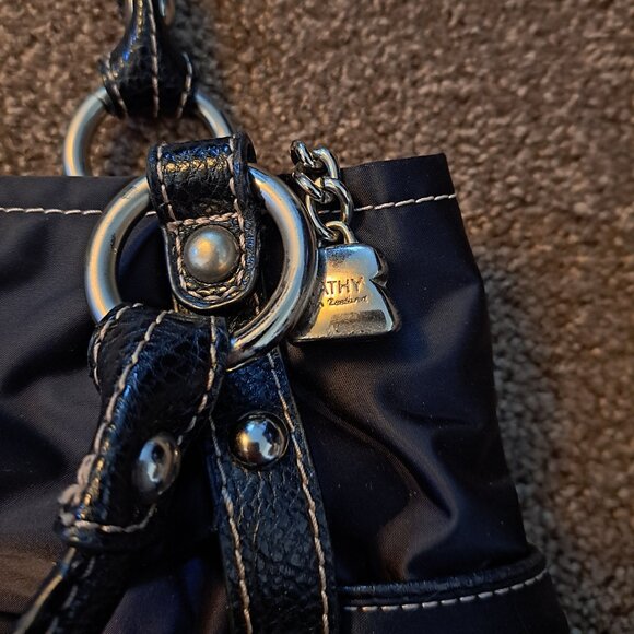 Kathy Van Zeeland Shoulder Bag W/Riveting Details&Fleur-de-lis Purse Charm Keych - Picture 6 of 12